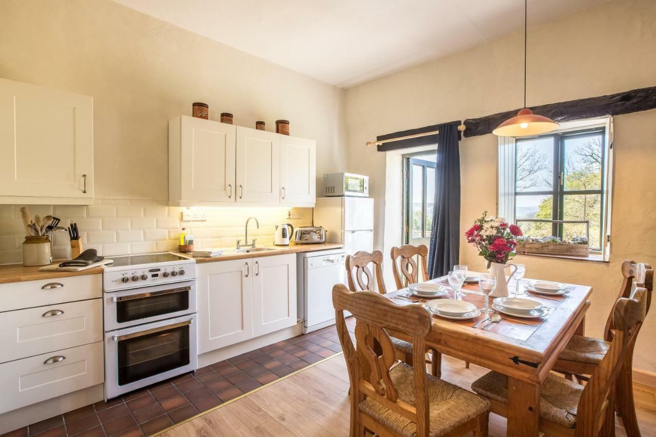 Cwm Connell Coastal Cottages Moylgrove 외부 사진